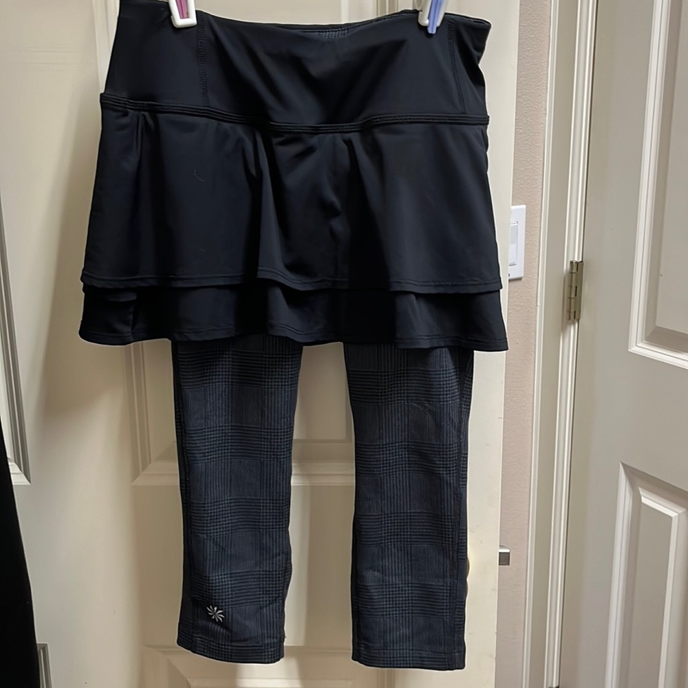 Athleta Layered 2 in 1 Skirted Capri Leggings Stle 963998 XXS